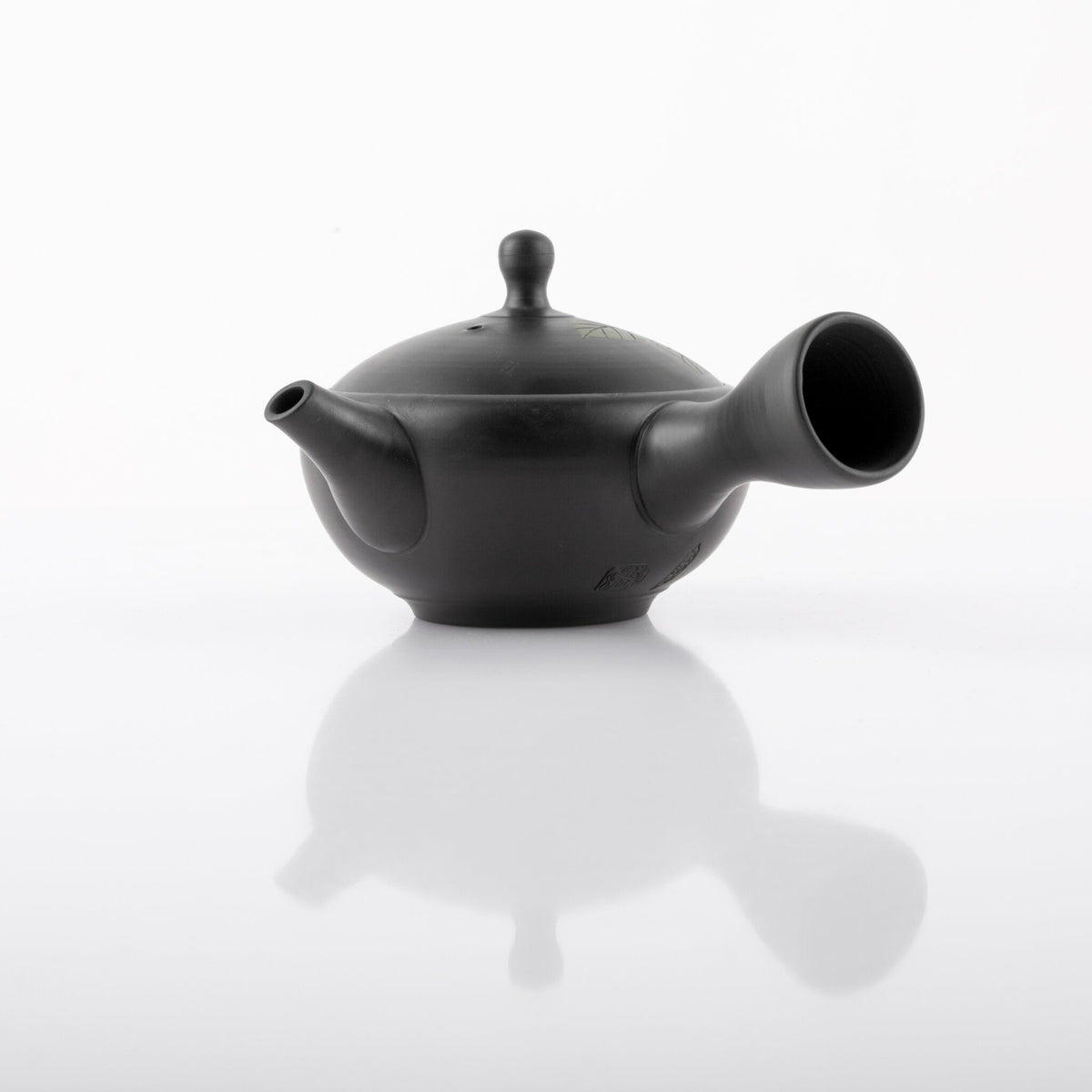 Isobe Ceramics: Tokoname Kyusu Tea Pot Blue Ajisai by Jiro Umehara